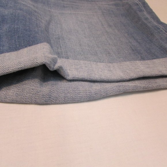 Talbots Flawless Faded Blue Denim 7.5" Girlfriend Short  - Petite - Picture 9 of 9